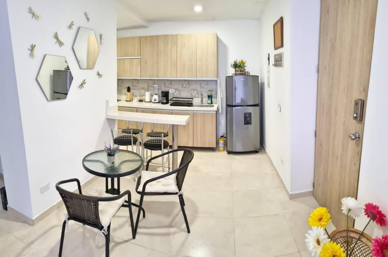Apartamento La Martinera Plaza Principal Guatapé Exterior foto